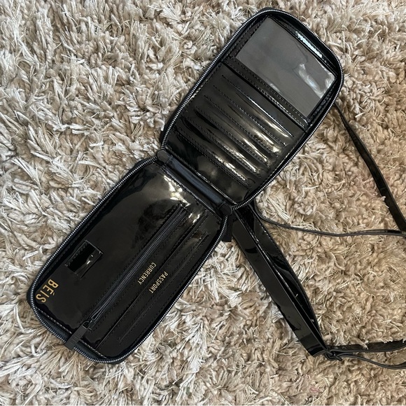 Beis convertible travel passport wallet with crossbody and wristlet strap patent - Picture 7 of 12